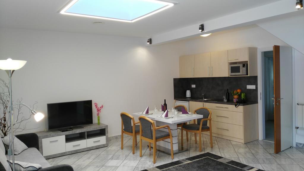 Appartement Fueredi Haz Apartman à Sopron Extérieur photo