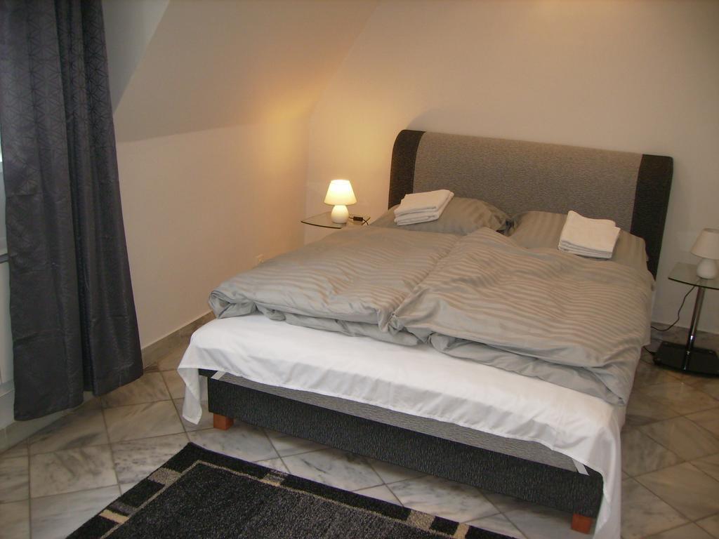 Appartement Fueredi Haz Apartman à Sopron Extérieur photo