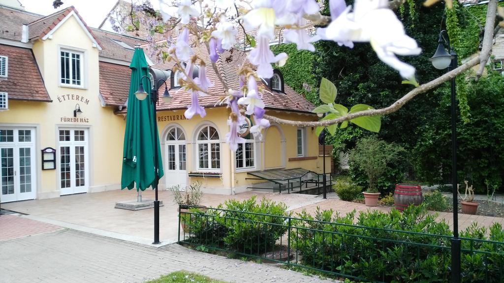 Appartement Fueredi Haz Apartman à Sopron Extérieur photo