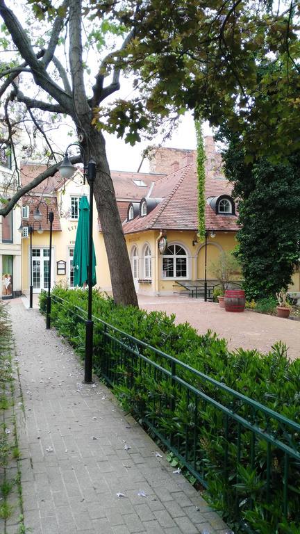 Appartement Fueredi Haz Apartman à Sopron Extérieur photo