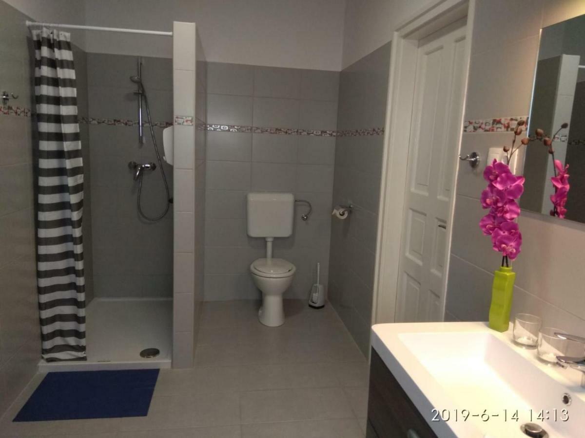 Appartement Fueredi Haz Apartman à Sopron Extérieur photo